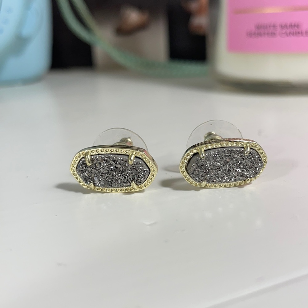 Never worn Kendra Scott earrings!!